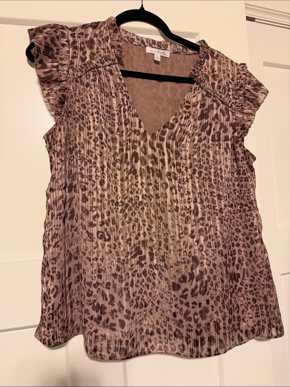 nine britton Taupe Mauve Leopard-Print Ruffle Cap-Sleeve Blouse